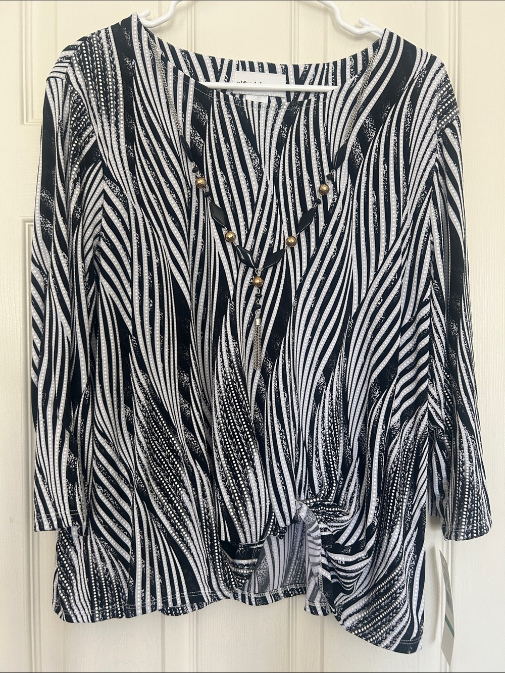 Alfred Dunner Black & White Swirl-Print Long Sleeve Tunic with Bead Accents